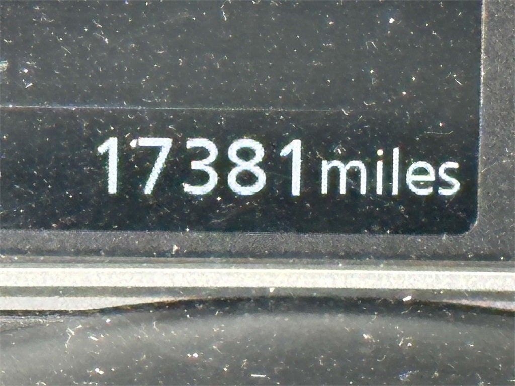 2023 Nissan Versa 1.6 SR